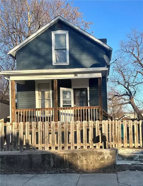 825 Warsaw Ave, Saint Joseph, MO 64507