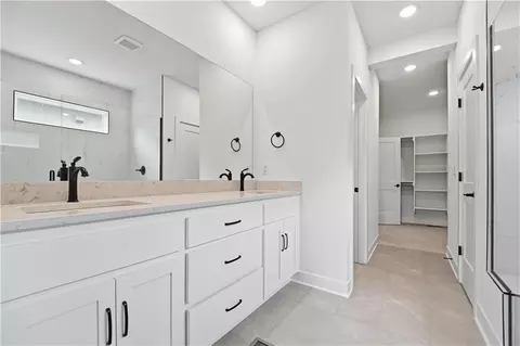 Entry Way - 20677 Skyview Ln, Spring Hill, KS 66083 photo 1 of 3