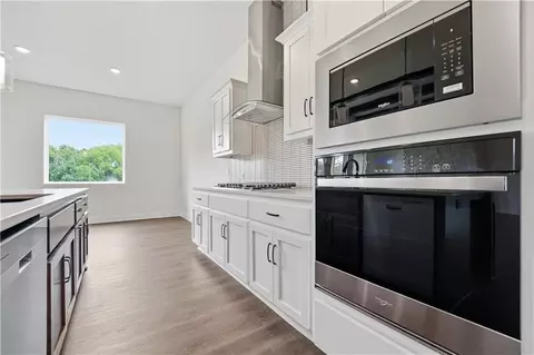Kitchen - 20677 Skyview Ln, Spring Hill, KS 66083 photo 6 of 6