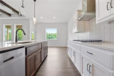Kitchen - 20677 Skyview Ln, Spring Hill, KS 66083 photo 5 of 6