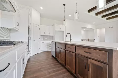 Kitchen - 20677 Skyview Ln, Spring Hill, KS 66083 photo 2 of 6