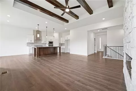 Living - 20677 Skyview Ln, Spring Hill, KS 66083 photo 2 of 3