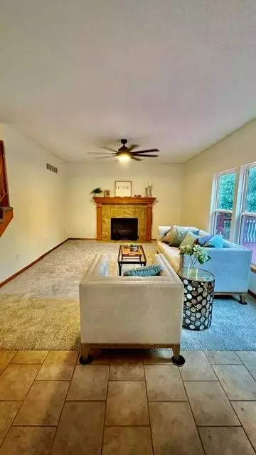 Living - 728 S Kisner Dr, Independence, MO 64056 photo 2 of 4