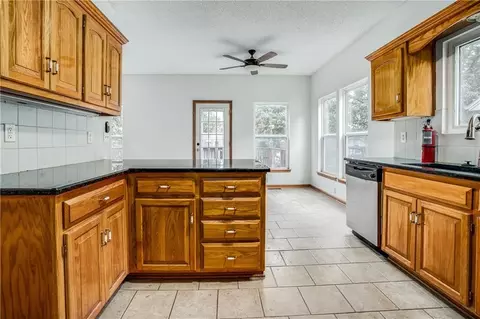 Kitchen - 728 S Kisner Dr, Independence, MO 64056 photo 2 of 3