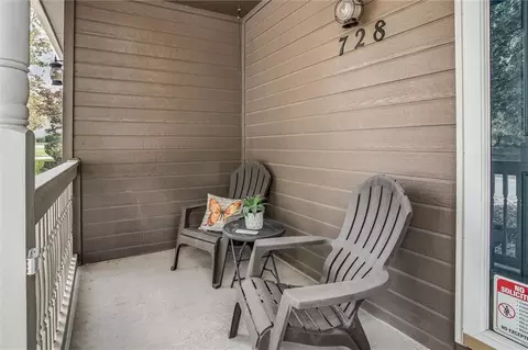 Exterior - 728 S Kisner Dr, Independence, MO 64056 photo 3 of 6