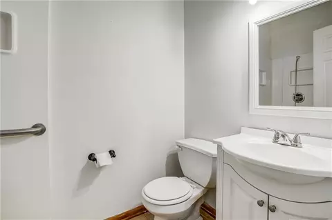 Bath - 728 S Kisner Dr, Independence, MO 64056 photo 1 of 4