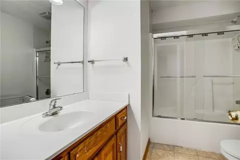 Bath - 728 S Kisner Dr, Independence, MO 64056 photo 3 of 4