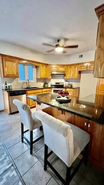 Kitchen - 728 S Kisner Dr, Independence, MO 64056 photo 3 of 4