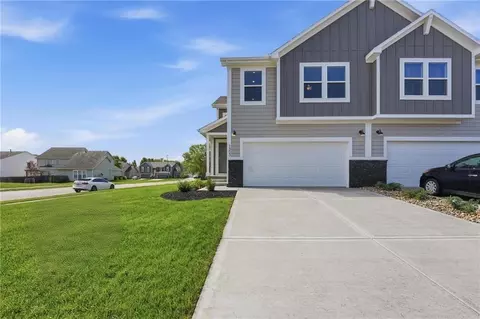 1303 S 4th St, Louisburg, KS 66053