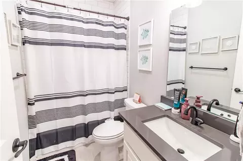 Bath - 520 SE David Rd, Lees Summit, MO 64082 photo 2 of 3