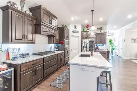 520 SE David Rd, Lees Summit, MO 64082