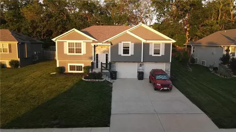 709 Hollis Ave, Belton, MO 64012