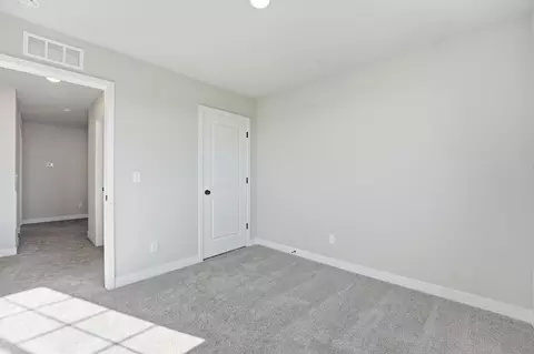 Bedroom - 27118 E Oak View Dr, Lees Summit, MO 64086 photo 5 of 5