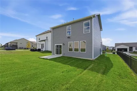 Exterior - 27118 E Oak View Dr, Lees Summit, MO 64086 photo 2 of 5