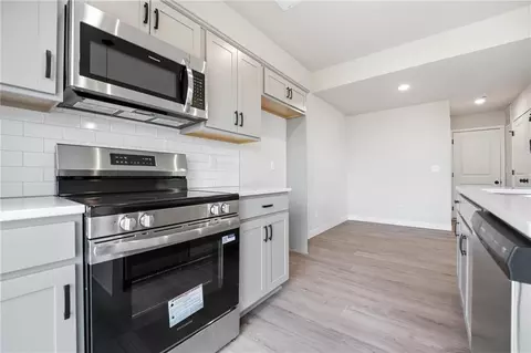 Kitchen - 27118 E Oak View Dr, Lees Summit, MO 64086 photo 2 of 2