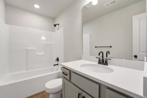 Bath - 27118 E Oak View Dr, Lees Summit, MO 64086 photo 2 of 3