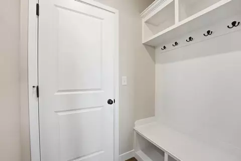 Entry Way - 27118 E Oak View Dr, Lees Summit, MO 64086 photo 3 of 3