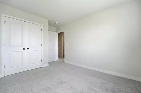 Bedroom - 27118 E Oak View Dr, Lees Summit, MO 64086 photo 4 of 5