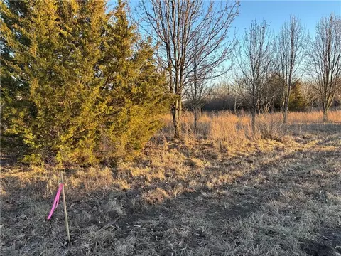 34 38 Louisiana Dr, Linn Valley, KS 66040
