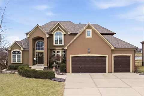 701 SW Admiral Byrd Dr, Lees Summit, MO 64082