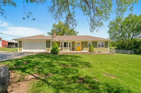 5302 State Route 18 Hwy, Adrian, MO 64720