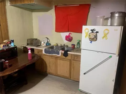 Kitchen - 10906 E Truman Rd, Independence, MO 64052 photo 5 of 9