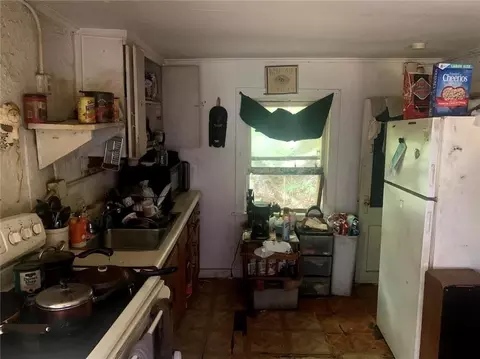 Kitchen - 10906 E Truman Rd, Independence, MO 64052 photo 1 of 9