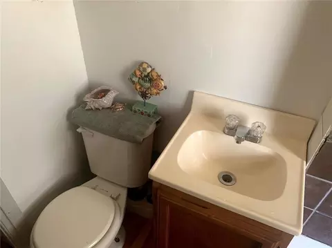 Bath - 10906 E Truman Rd, Independence, MO 64052 photo 7 of 12