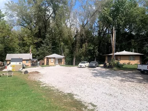 Exterior - 10906 E Truman Rd, Independence, MO 64052 photo 5 of 21