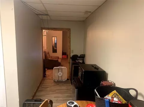 Entry Way - 10906 E Truman Rd, Independence, MO 64052 photo 3 of 5