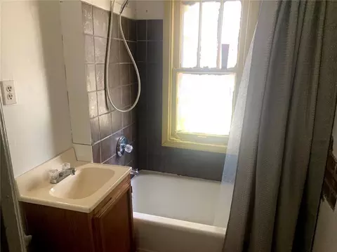 Bath - 10906 E Truman Rd, Independence, MO 64052 photo 6 of 12