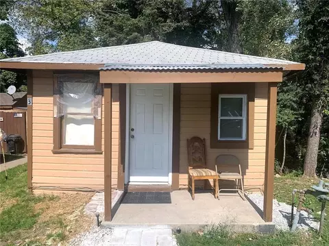 Exterior - 10906 E Truman Rd, Independence, MO 64052 photo 18 of 21