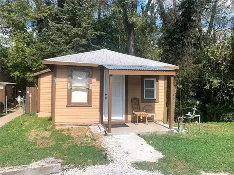 Exterior - 10906 E Truman Rd, Independence, MO 64052 photo 11 of 21