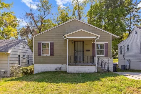 3309 E 73rd St, Kansas City, MO 64132