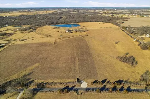 34506 E Stewart Rd, Pleasant Hill, MO 64080