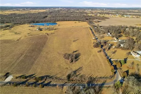 15204 S Stewart Rd, Pleasant Hill, MO 64080