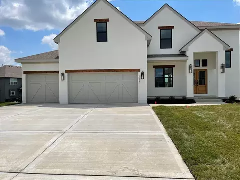 8230 NW 90th Ter, Kansas City, MO 64153