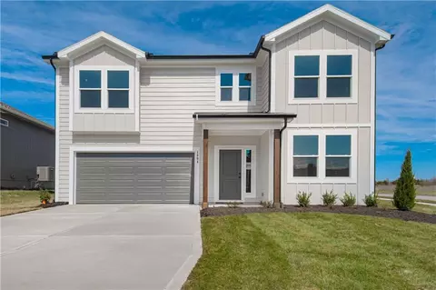 1504 SW Arborpark Ter, Lees Summit, MO 64082