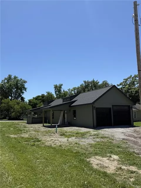 404 W Cornhill St, Cameron, MO 64429