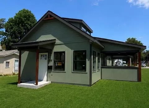 404 W Cornhill St, Cameron, MO 64429