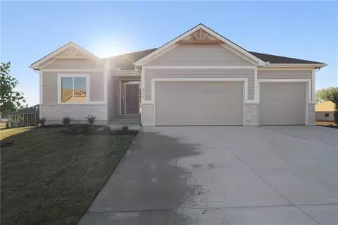 2355 NE Skopelos Ave, Blue Springs, MO 64014