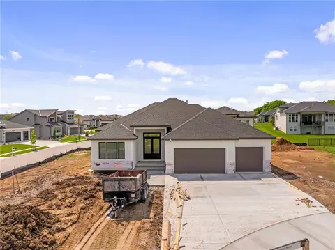 8996 Shady Bend Rd, Lenexa, KS 66227