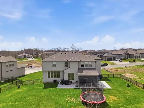 1116 Hummingbird Ct, Greenwood, MO 64034