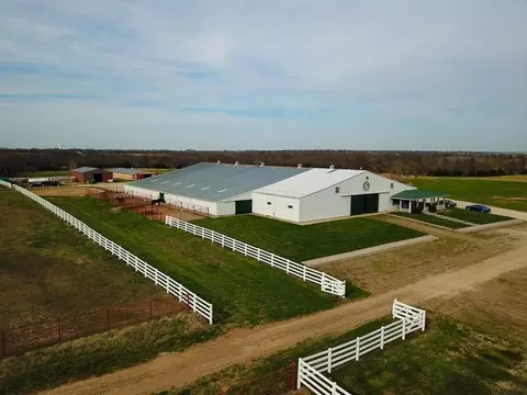 22299 Sacajawea Rd, Sedalia, MO 65301