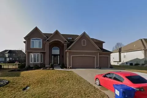 2413 SW Kenwill Dr, Lees Summit, MO 64082