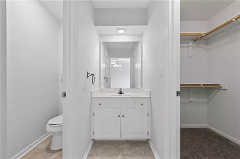 Bath - 2413 SW Kenwill Dr, Lees Summit, MO 64082 photo 3 of 4