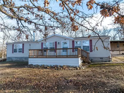 30704 Bonsai Dr, Warsaw, MO 65355