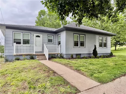 506 N 3rd St, Wathena, KS 66090