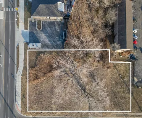 11225 E Us Highway 24 Hwy, Independence, MO 64054