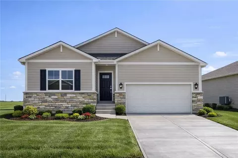17746 Red Bird St, Gardner, KS 66030